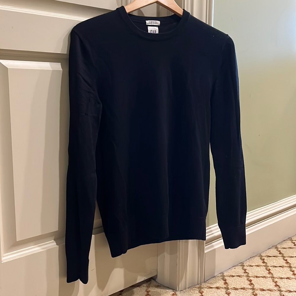 GAP Men’s Merino Wool Sweater (Black)